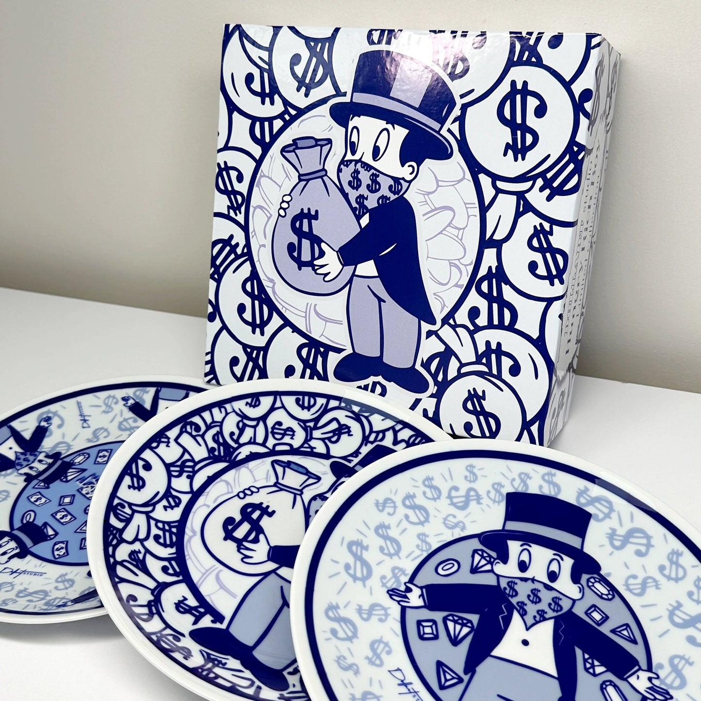 HUNGRY RICH BOY PLATE SET