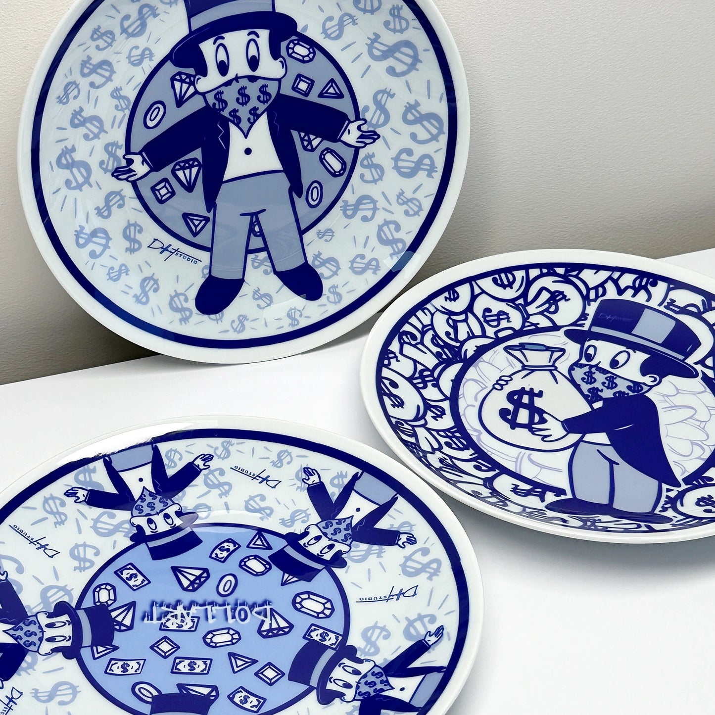 HUNGRY RICH BOY PLATE SET